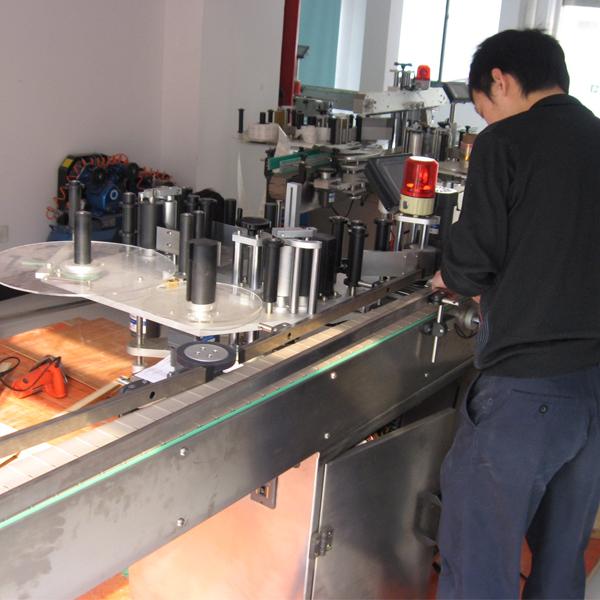 Máy dán nhãn tự động PLC Siemens với máy tách chai cho chai nước