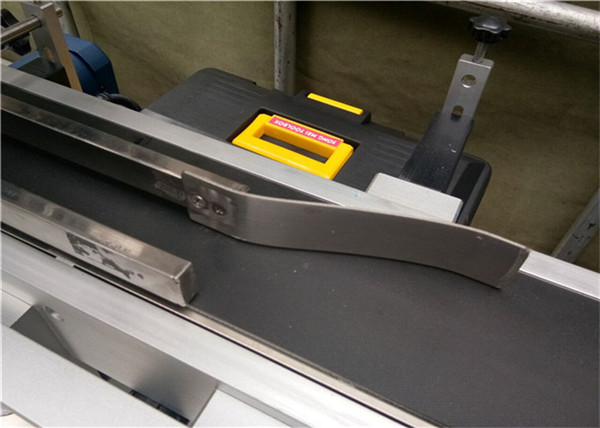 Máy dán nhãn hàng đầu CE cho Đồ uống / Đồ uống / Hóa chất hàng ngày / Thuốc