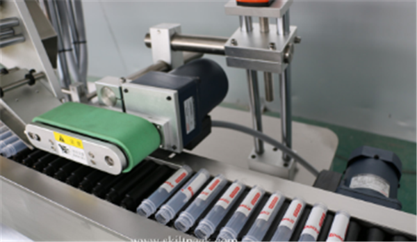 Máy dán nhãn động cơ Servo Máy dán nhãn tự động Sitkcer Ampoule Tube