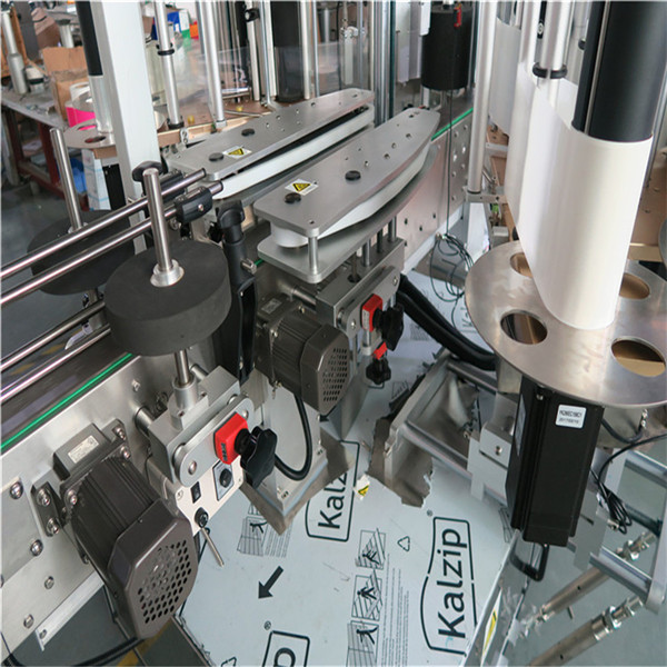 Máy dán nhãn chai vuông hoàn toàn tự động Công suất 4000-8000 B / H