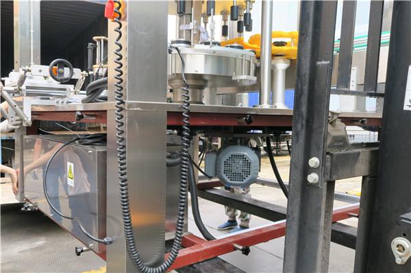 Máy dán nhãn nhãn dán chai tròn Độ dày ≥ 30mm