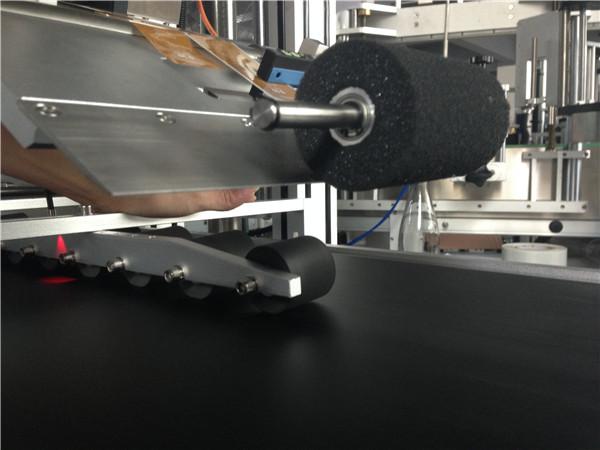 Máy dán nhãn tự dính phân trang cho thẻ treo / thẻ / túi 200KG