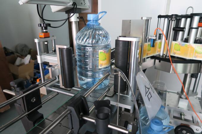 Máy dán nhãn nhãn dán chai tròn 5L nước uống, Máy dán nhãn tự dính