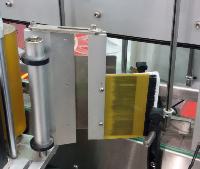 Cơ chế ép lên đầu chai Máy dán nhãn chai tự động với chứng chỉ CE