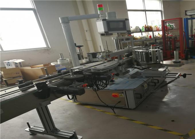 Máy dán nhãn nhãn dán tự dính cho hóa chất, chai nhựa nước dính 3 nhãn