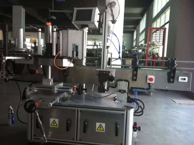 Trung Quốc Trái cây / Rau Nước trái cây Chai tròn Máy dán nhãn cho Nhà cung cấp Công nghiệp Đồ uống